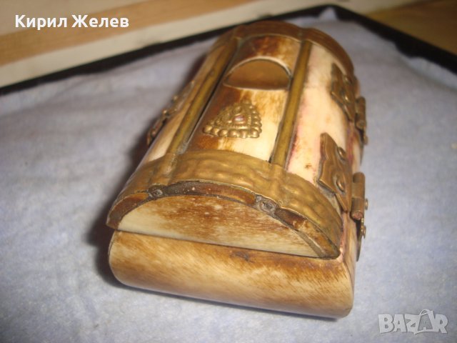 СТАРИННА ТИБЕТСКА КУТИЙКА за БИЖУТА от КАМИЛСКА КОСТ с БРОНЗОВ ОБКОВ и ПЛЮШ РЪЧНА ИЗРАБОТКА 32219, снимка 13 - Антикварни и старинни предмети - 38276290