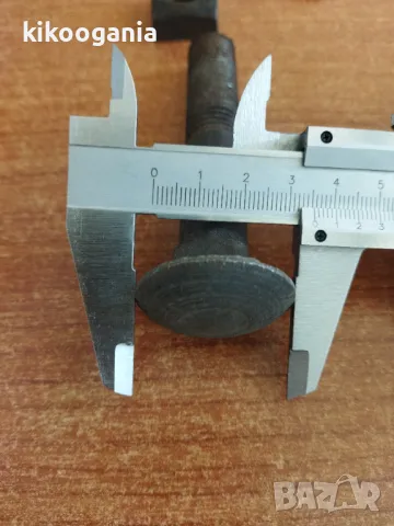 12 броя болтове за джанти на Владимирец Т25 А