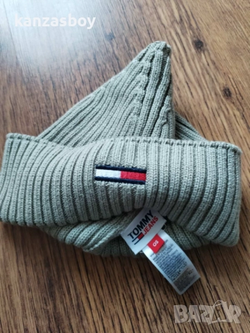 Tommy Hilfiger - страхотна зимна шапка КАТО НОВА, снимка 5 - Шапки - 52654910