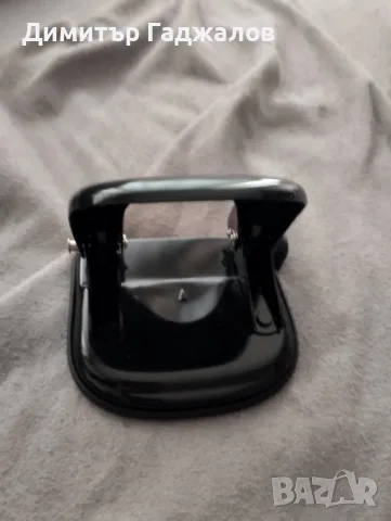 Черен перфоратор за хартия с две дупки, снимка 2 - Ученически пособия, канцеларски материали - 49345651