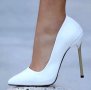 Обувки на ток - бяла кожа със златист ток - 6060, снимка 1 - Дамски обувки на ток - 31829462