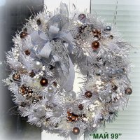 Коледен венец в бяло и сребро, снимка 1 - Коледни подаръци - 38365309