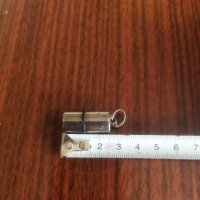Колекционерска мини запалка за ключодържател , снимка 3 - Колекции - 44048133