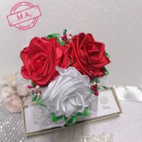 Страхотна диадема с рози бяла и червена! , снимка 4 - Шноли, диадеми, ленти - 32576337