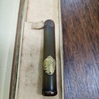 Старо антикварно цигаре кехлибар със златен монограм , снимка 1 - Антикварни и старинни предмети - 44015069