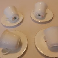 Чаши със чинийки за кафе от костен порцелан, снимка 1 - Антикварни и старинни предмети - 43126450