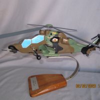дървен вертолет EUROCOPTER EC - 665 TIGER HAP, снимка 2 - Колекции - 27818963