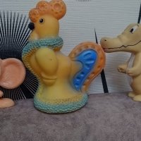 Стари гумени соц играчки Чебурашка, крокодила Гена , снимка 1 - Колекции - 37347844