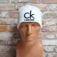 Нова зимна шапка в бял цвят на марката CK, Calvin Klein, снимка 5 - Шапки - 43280762