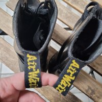 Dr Martens черни кубинки 8 дупки- 40 номер, снимка 3 - Дамски боти - 39600149