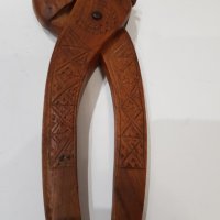  Дървена винтидж лешникотрошачка, снимка 1 - Антикварни и старинни предмети - 33590485