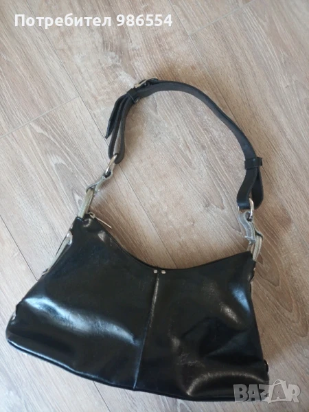 Дамска черна чантичка за рамо, снимка 1