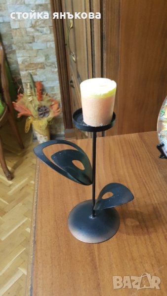 Продавам метален  свещник , снимка 1