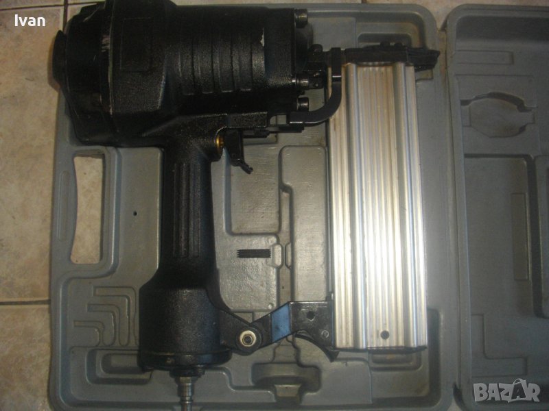 Голям Пневматичен Такер-Промишлен/Индустриален-Дърводелски-За Пирони До 60мм Дължина-Алумин Пълнител, снимка 1