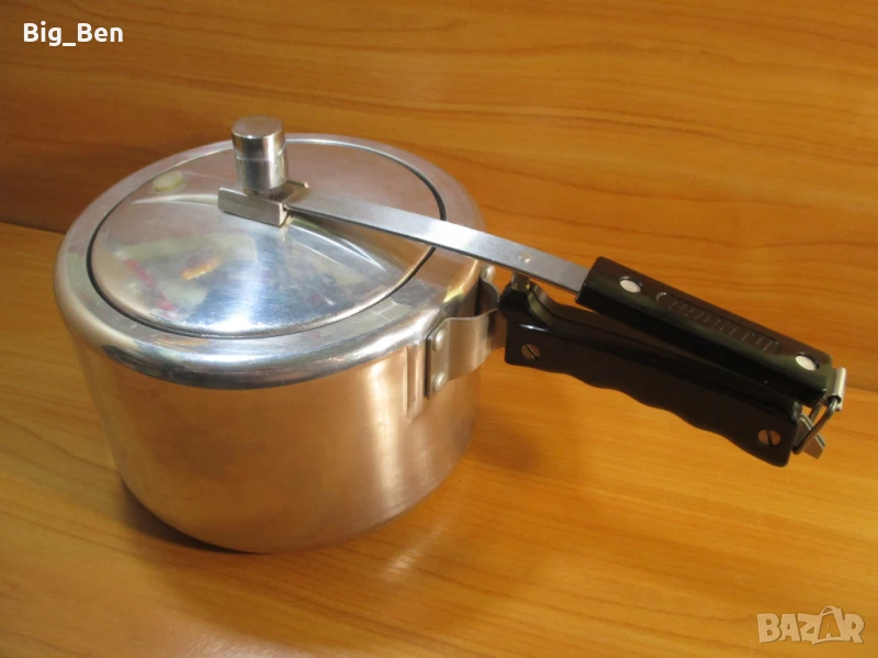 Нова тенджера под налягане - PRONTO, снимка 1