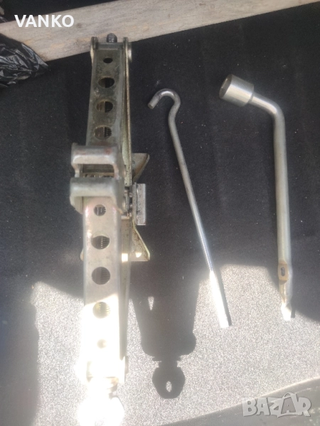 крик за кола , снимка 1