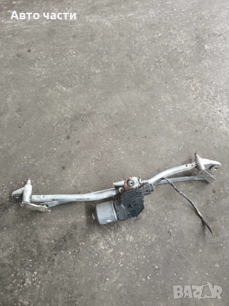 Мотор за предна чистачка за Audi A4 Sedan 2006 8e2955119a 0390241510, снимка 1