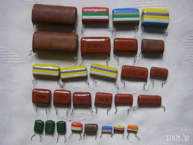 Употребявани керамични кондензатори западно производство, снимка 1