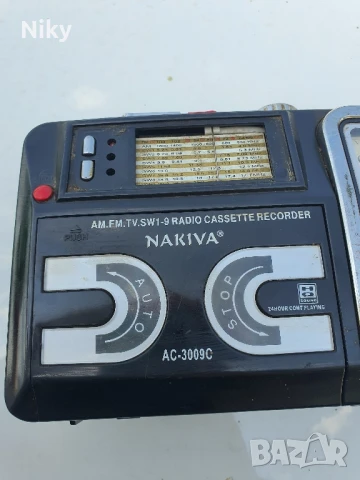 Радиокасетофон Nakiva , снимка 2 - Радиокасетофони, транзистори - 51130160