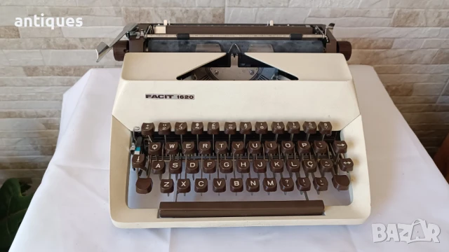 Стара пишеща машина FACIT 1620 - Made in Sweden - 1968 година, снимка 3 - Антикварни и старинни предмети - 51335806
