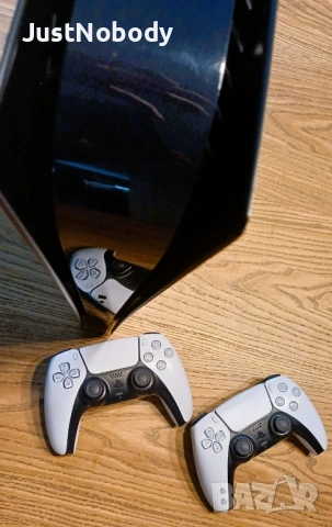 PlayStation 5 Digital Edition + 2 джойстика + зарядна станция, снимка 4 - PlayStation конзоли - 53483102