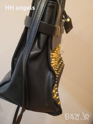 Replay черна чанта със златисти шипове, снимка 4 - Чанти - 52353320