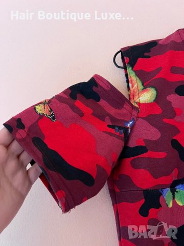 Червена камуфлажна рокля с пеперуди 🦋 , снимка 3 - Рокли - 43838735