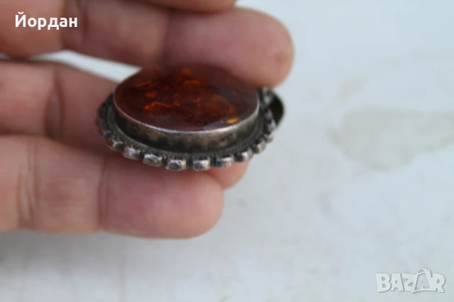 Сребърен медальон с кехлибар, снимка 5 - Колиета, медальони, синджири - 50772354