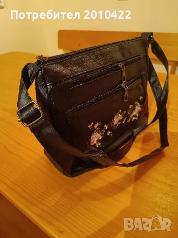 Малка дамска чанта с бродерия, размери 26/20/11 см, снимка 2 - Чанти - 47897366