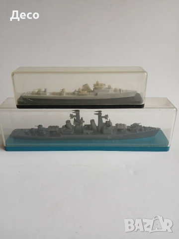 Стари руски сувенири крайцери-кораби.