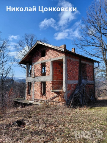 Продавам вилна сграда на груб строеж с дворно място, снимка 2 - Вили - 53587971