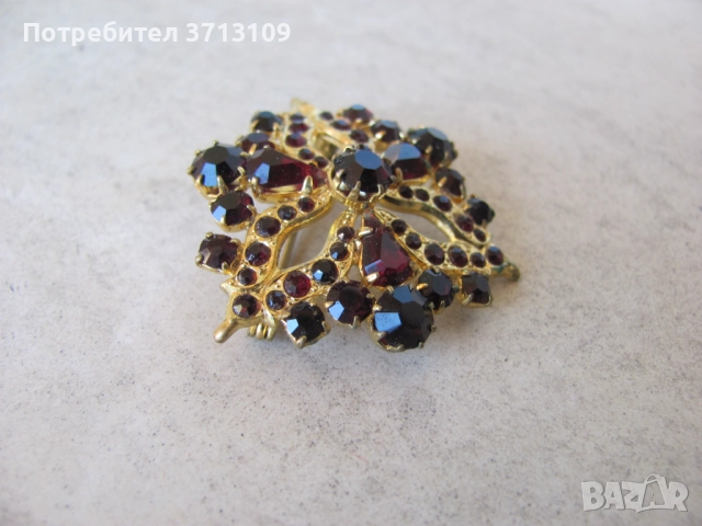 Красива Брошка Бохемия, гранати, позлата, снимка 2 - Други - 51668791