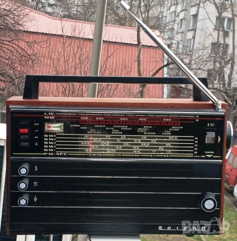 65📻✨ Върни си спомените с реставрираното SELENA B211 – 40 €, снимка 2 - Антикварни и старинни предмети - 53601135