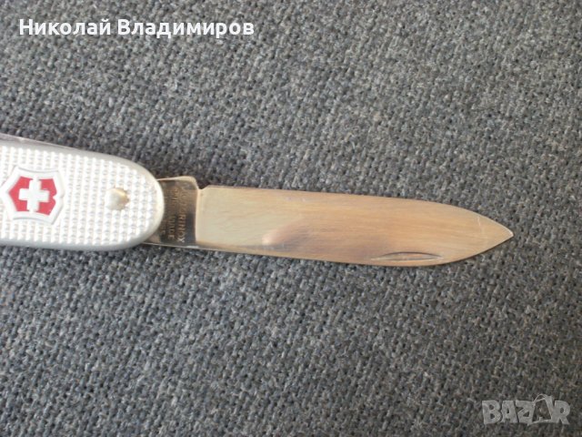 Швейцарско ножче нож victorinox войнишко military, снимка 4 - Ножове - 44015029