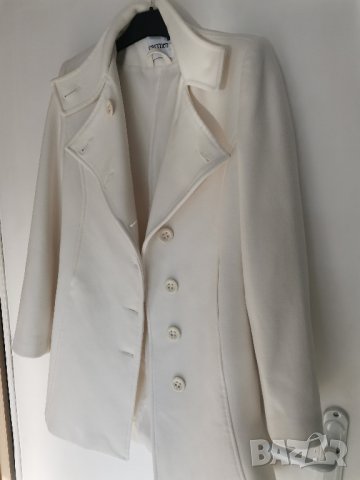 Бяло елегантно палто с подплата , снимка 1 - Палта, манта - 43942081