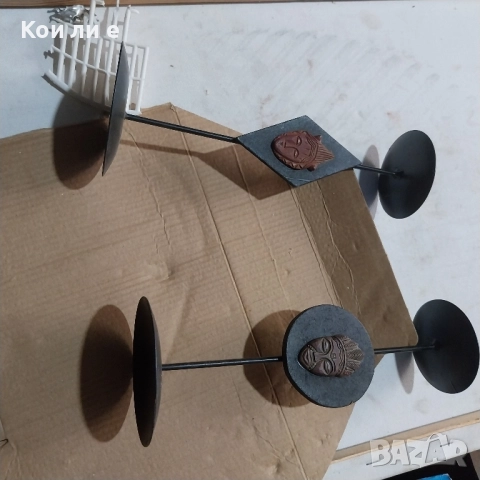 два броя свещници 