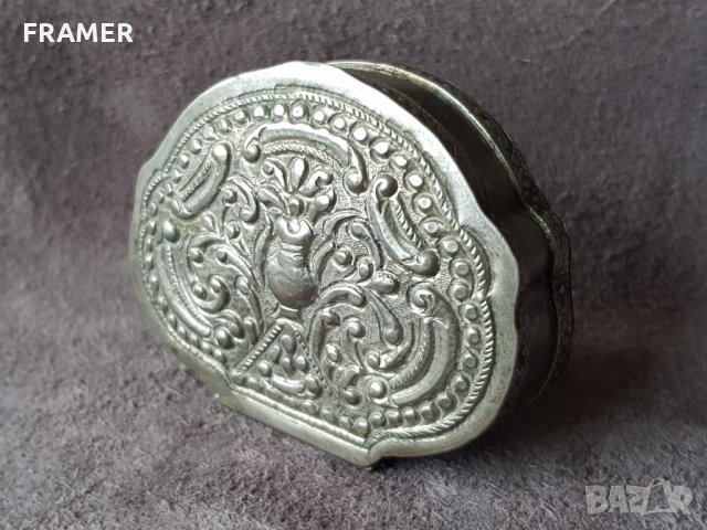 Стара българска възрожденска сребърна кутийка за емфие 19век, снимка 2 - Антикварни и старинни предмети - 33066769