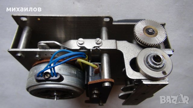 Малък редуктор 220V, снимка 2 - Други машини и части - 32670461