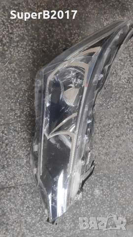 Продавам - оригинални ляв и десен фар за Тойота Корола 2017 г. за части, снимка 8 - Части - 51980593