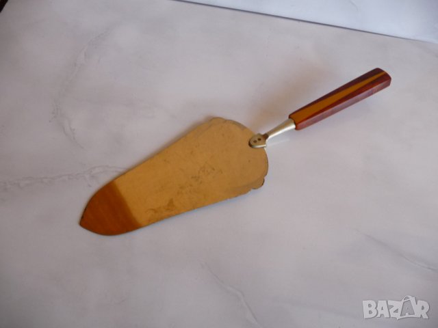 3. Лопатка за торта сладкиш и други метална