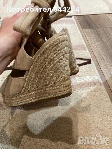 Велурени Дамски обувки на платформа в телесен цвят, снимка 4 - Дамски ежедневни обувки - 32658431