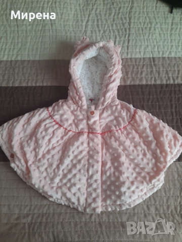 Плюшена пелерина с качулка и копчета 9-12 месеца
