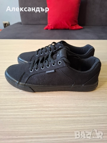 Нови мъжки черни кецове SoulCal