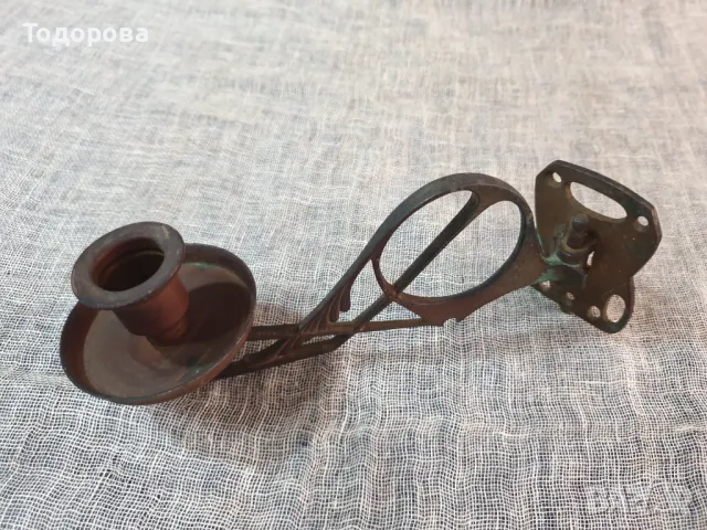 Старинен бронзов конзолен свещник , снимка 2 - Антикварни и старинни предмети - 48916505