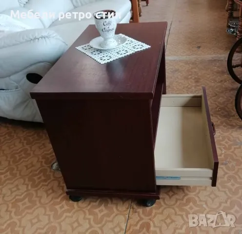 Шкаф за телевизор с колелца, подвижен рафт и чекмедже. Може да се използва и като библиотека., снимка 8 - Шкафове - 49726216