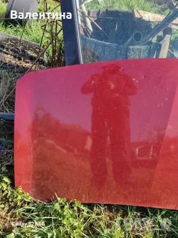Преден капак за Рено Меган 2 .Червен цвят , снимка 2 - Части - 48005742