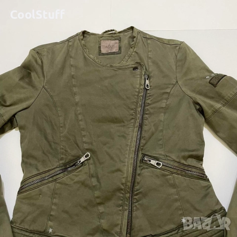 Дамско Яке Guess Los Angeles Размер S, снимка 2 - Якета - 52697083