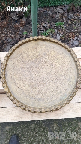 Старинни подноси