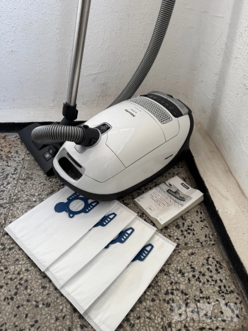 Прахосмукачка с Торба Miele S8340 PowerLine 890W– Немско Качество, Мощна и Тиха + ПОДАРЪК 5 ТОРБИ!