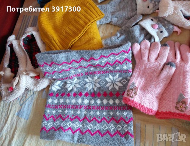 Лот от различни шапки, шалове, ръкавици и пантофи всичко на 10 лева, снимка 4 - Детски комплекти - 43424071